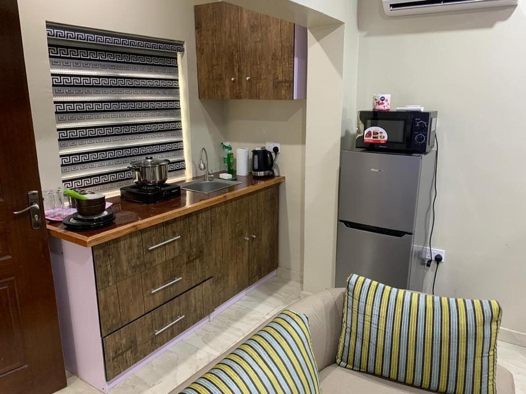 1 Bedroom Basic Comfort - Image 5