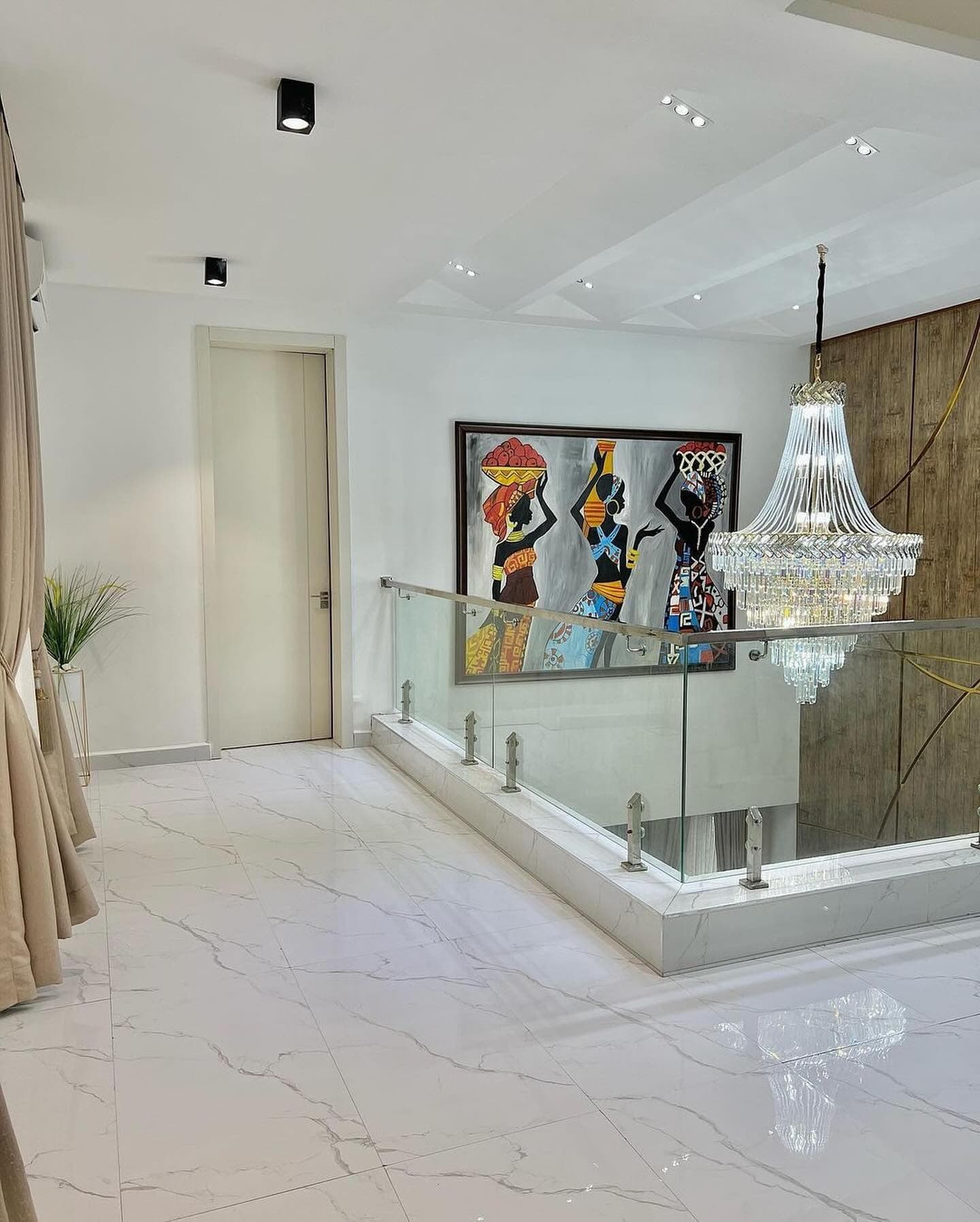 Grand Luxury 5 Bedroom - Image 4