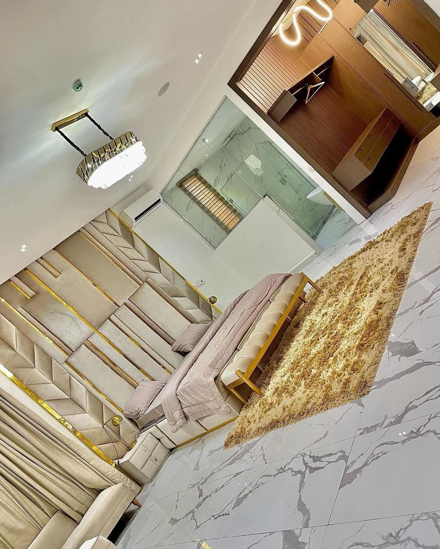 Grand Luxury 5 Bedroom - Image 5