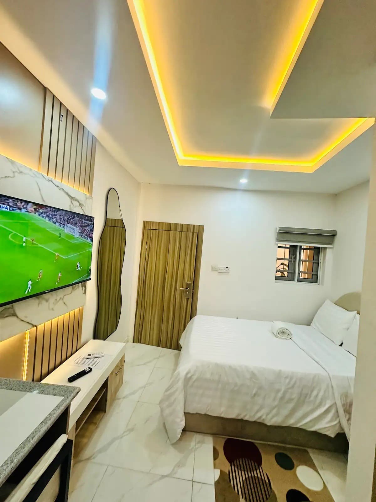 The Lekki Hideaway S9- Stylish Studio Retreat in Lekki Phase 1 - Unit 1 - Image 3