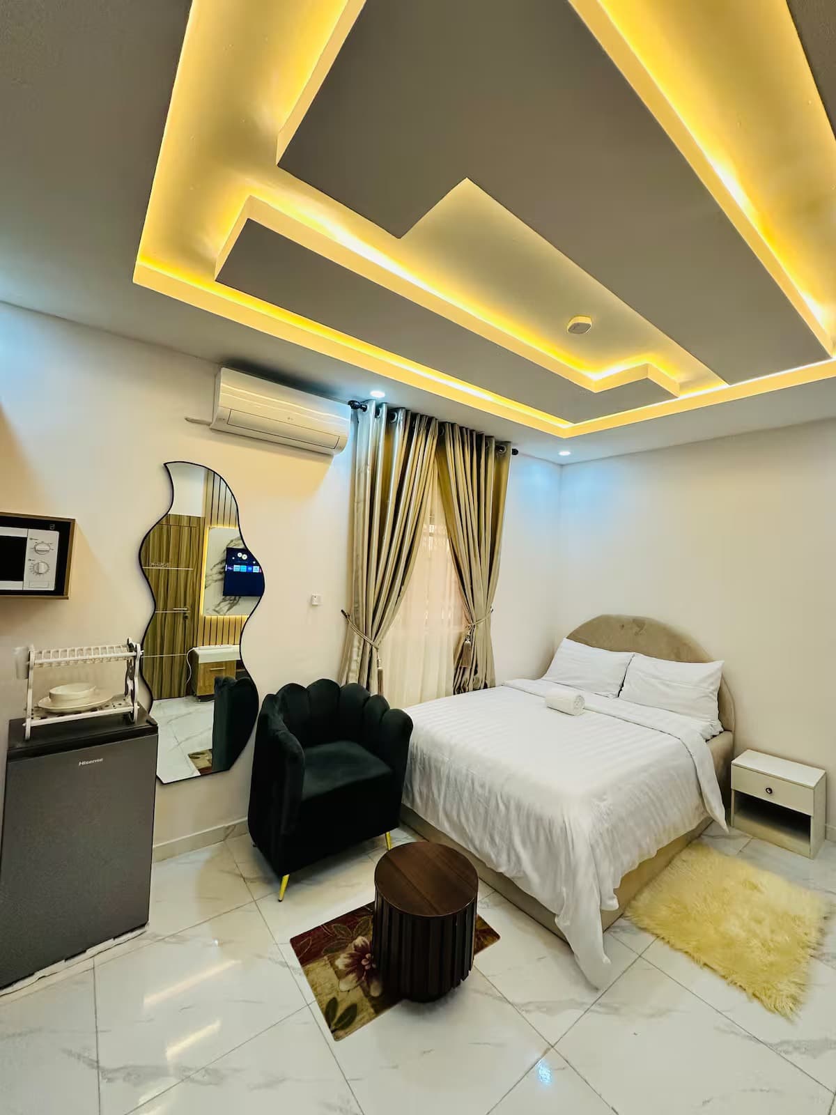 The Lekki Hideaway S8 - Stylish Studio Retreat in Lekki Phase 1 - Unit 2 - Image 2