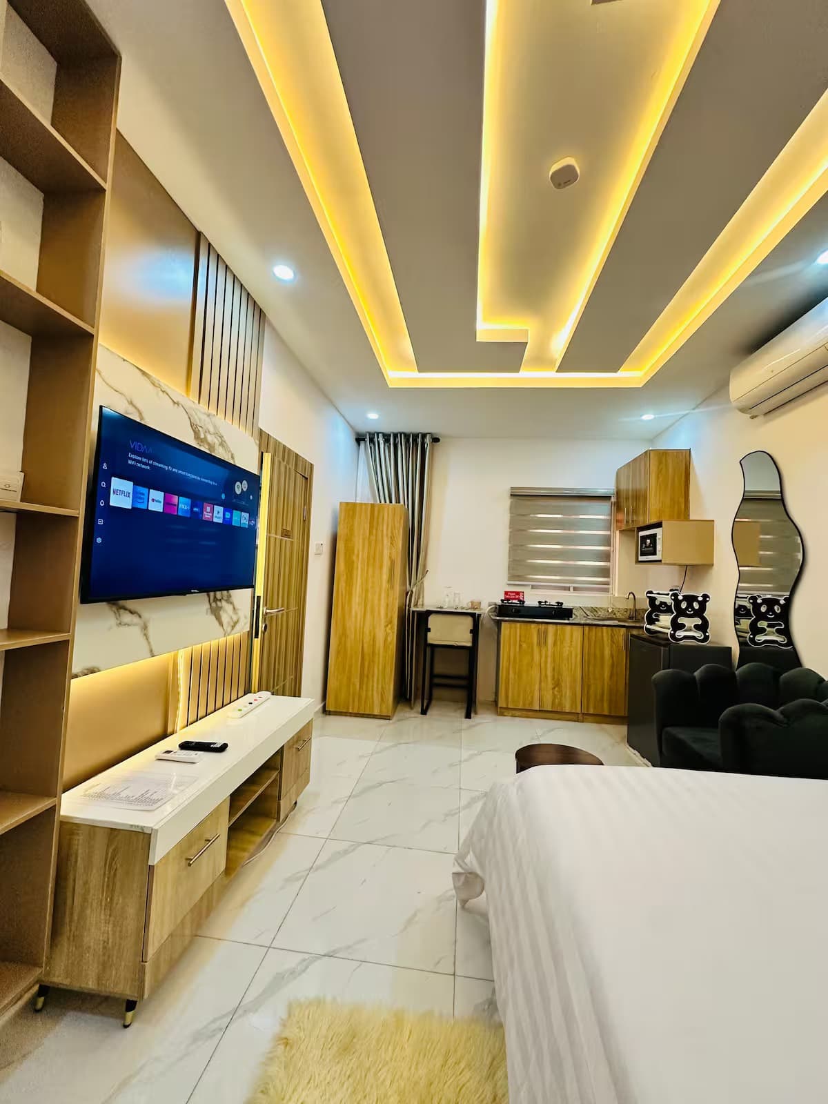The Lekki Hideaway S8 - Stylish Studio Retreat in Lekki Phase 1 - Unit 2