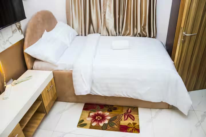 The Lekki Hideaway S7 - Stylish Studio Retreat in Lekki Phase 1 - Unit 3 - Image 2