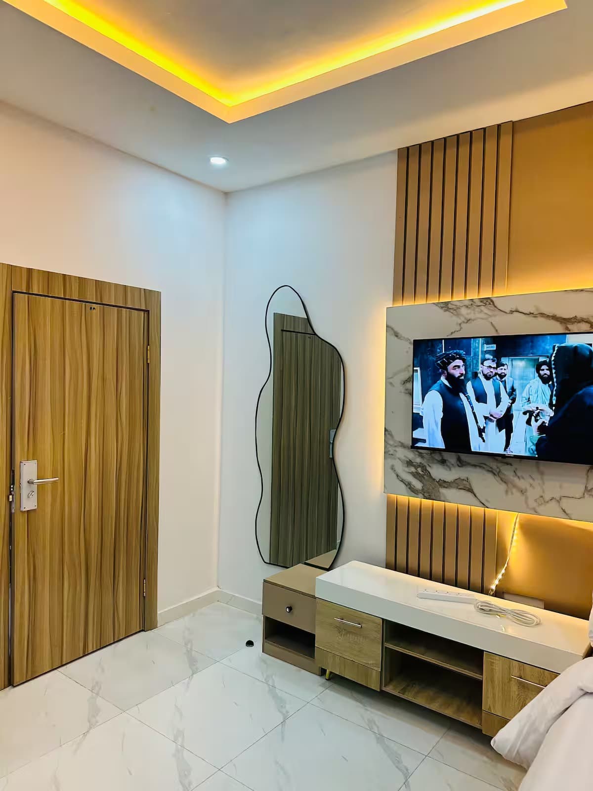 The Lekki Hideaway S7 - Stylish Studio Retreat in Lekki Phase 1 - Unit 3 - Image 3