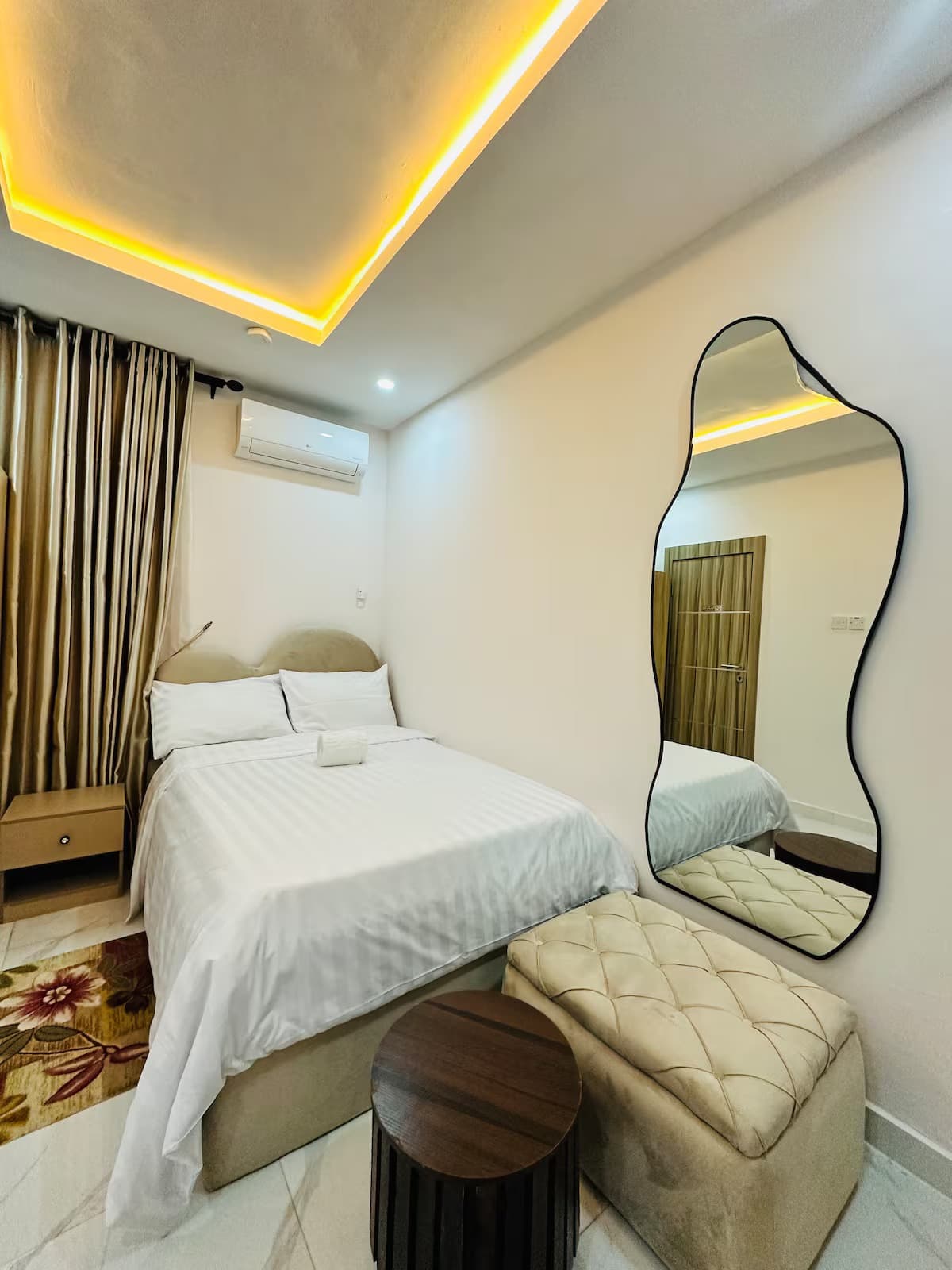The Lekki Hideaway S6- Stylish Studio Retreat in Lekki Phase 1 - Unit 4 - Image 5