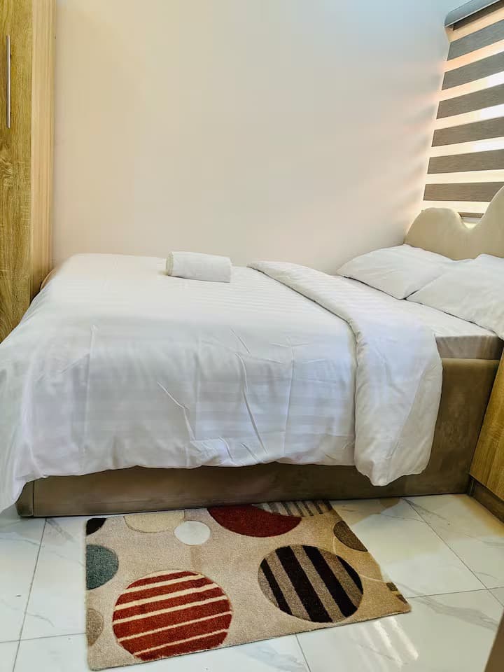 The Lekki Hideaway S5 - Stylish Studio Retreat in Lekki Phase 1 - Unit 5 - Image 4