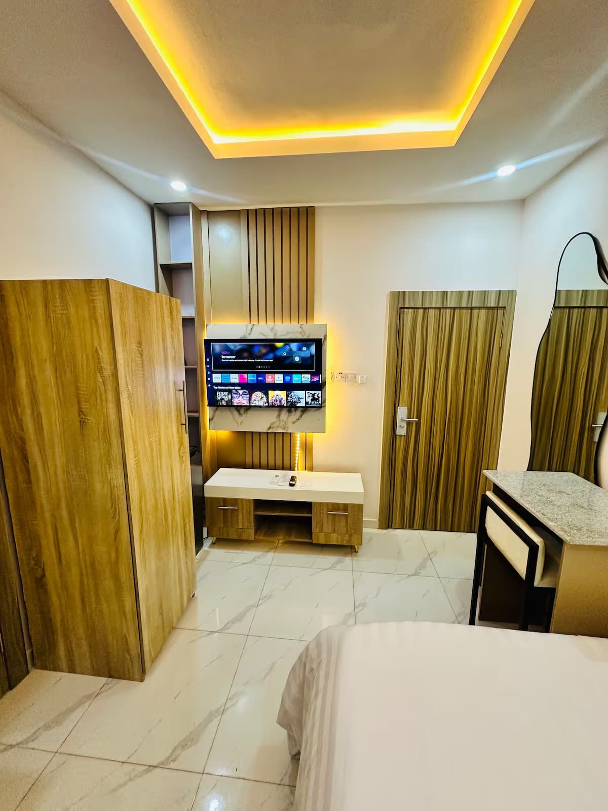 The Lekki Hideaway S5 - Stylish Studio Retreat in Lekki Phase 1 - Unit 5 - Image 2