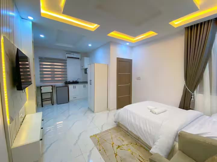 The Lekki Hideaway S4 - Stylish Studio Retreat in Lekki Phase 1 - Unit 6 - Image 4