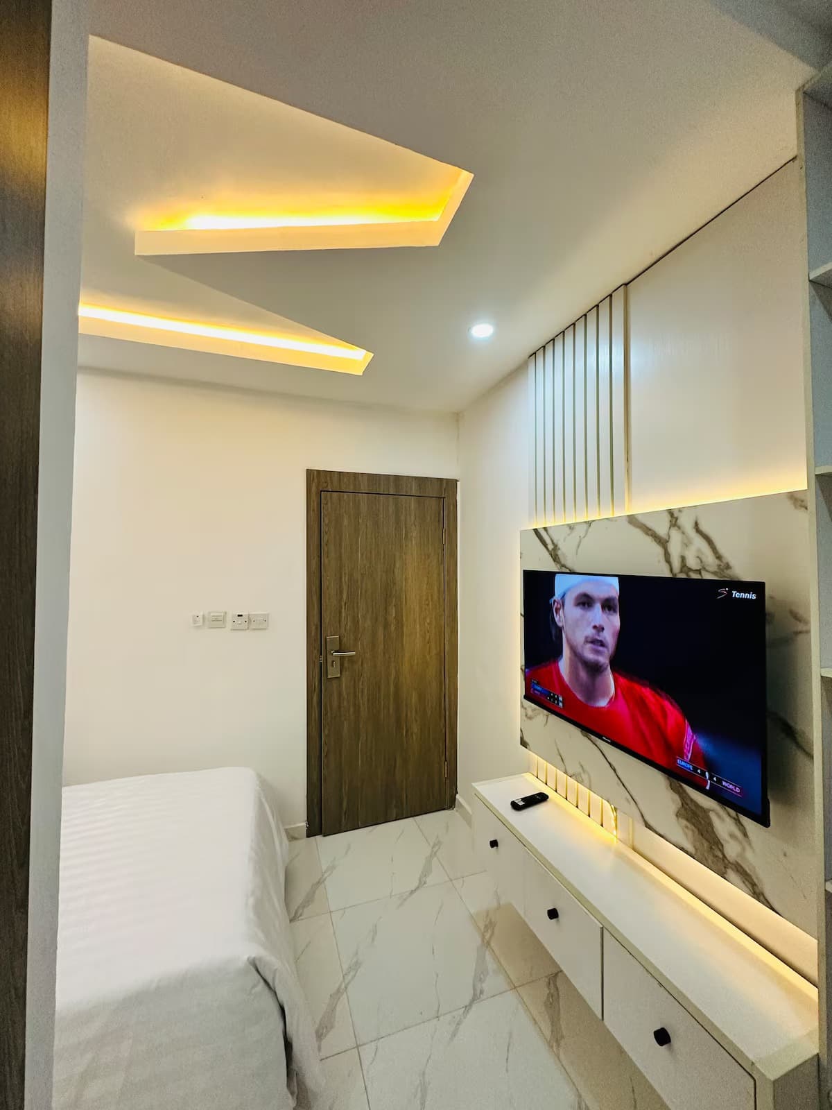 The Lekki Hideaway S3 - Stylish Studio Retreat in Lekki Phase 1 - Unit 7 - Image 2