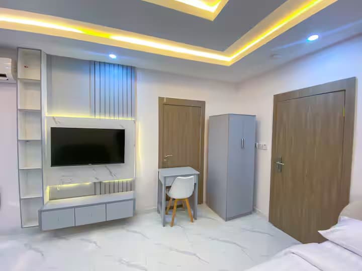 The Lekki Hideaway S2- Stylish Studio Retreat in Lekki Phase 1 - Unit 8 - Image 5
