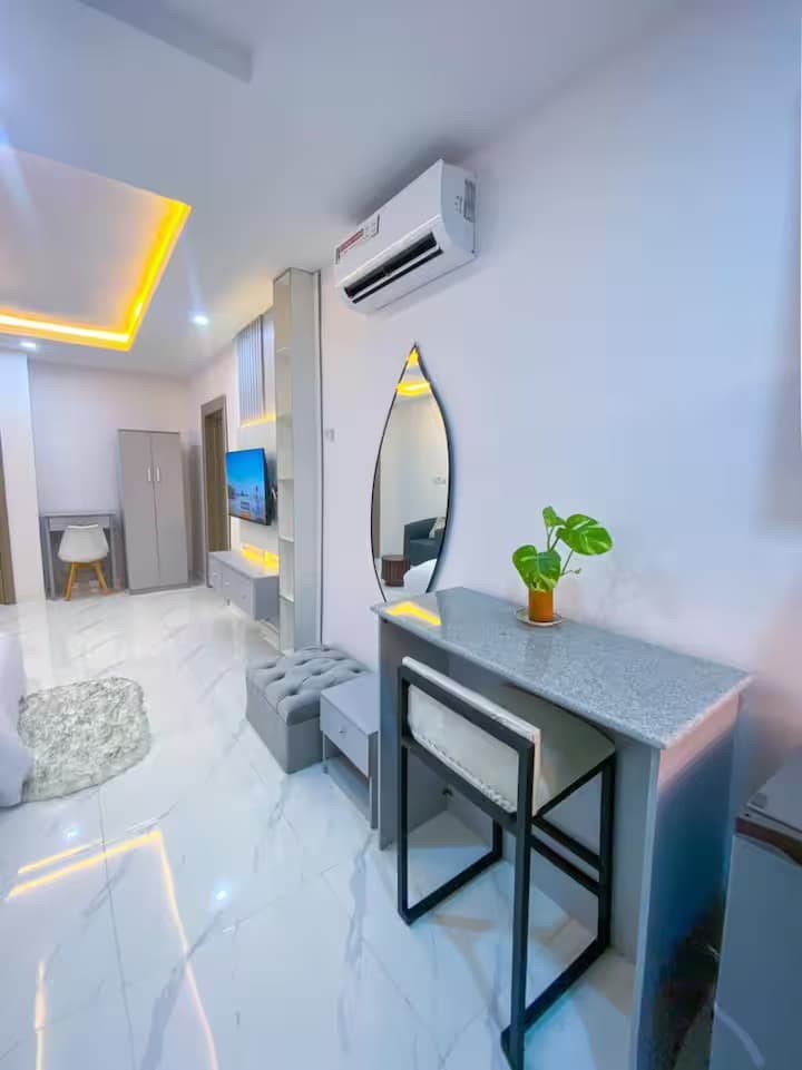 The Lekki Hideaway S1 - Stylish Studio Retreat in Lekki Phase 1 - Unit 9 - Image 4