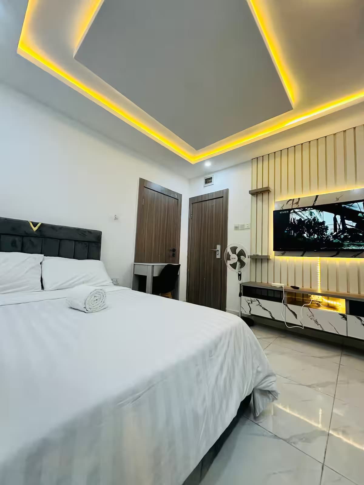 The Lekki Hideaway Sa3- Stylish Studio Retreat in Lekki Phase 1 - Unit 10 - Image 2