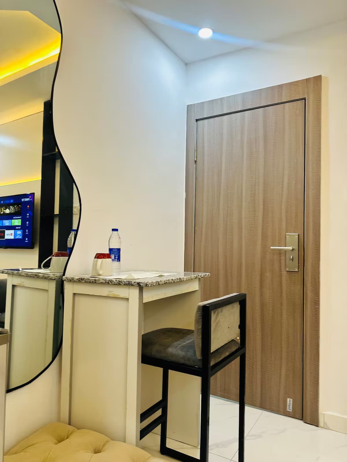 The Lekki Hideaway Sa10 - Stylish Studio Retreat in Lekki Phase 1 - Unit 13 - Image 5