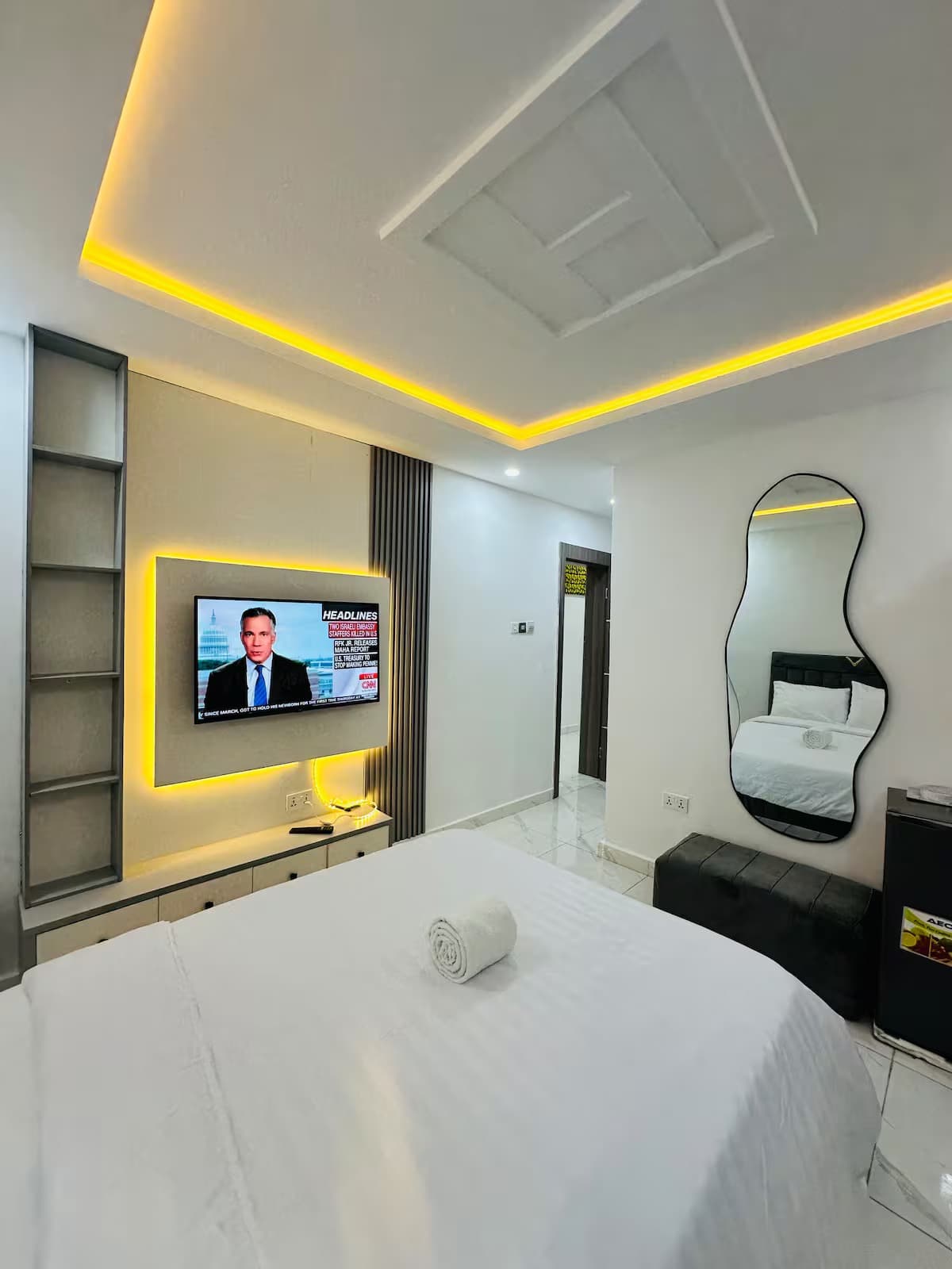 The Lekki Hideaway Sa9 - Stylish Studio Retreat in Lekki Phase 1 - Unit 14 - Image 5
