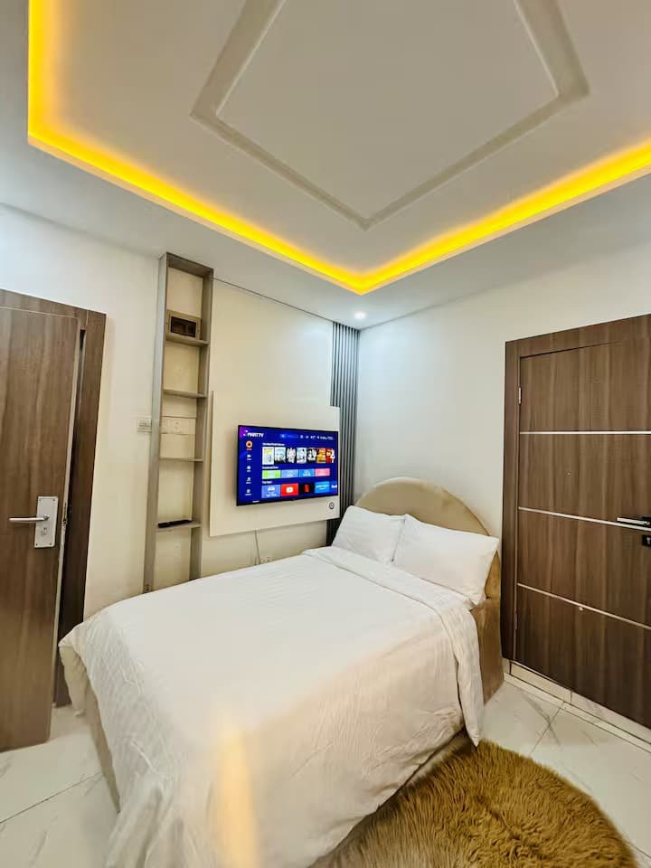 The Lekki Hideaway Sa8 - Stylish Studio Retreat in Lekki Phase 1 - Unit 15 - Image 4