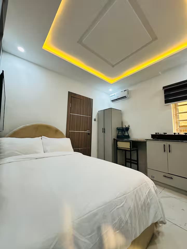 The Lekki Hideaway Sa8 - Stylish Studio Retreat in Lekki Phase 1 - Unit 15 - Image 5
