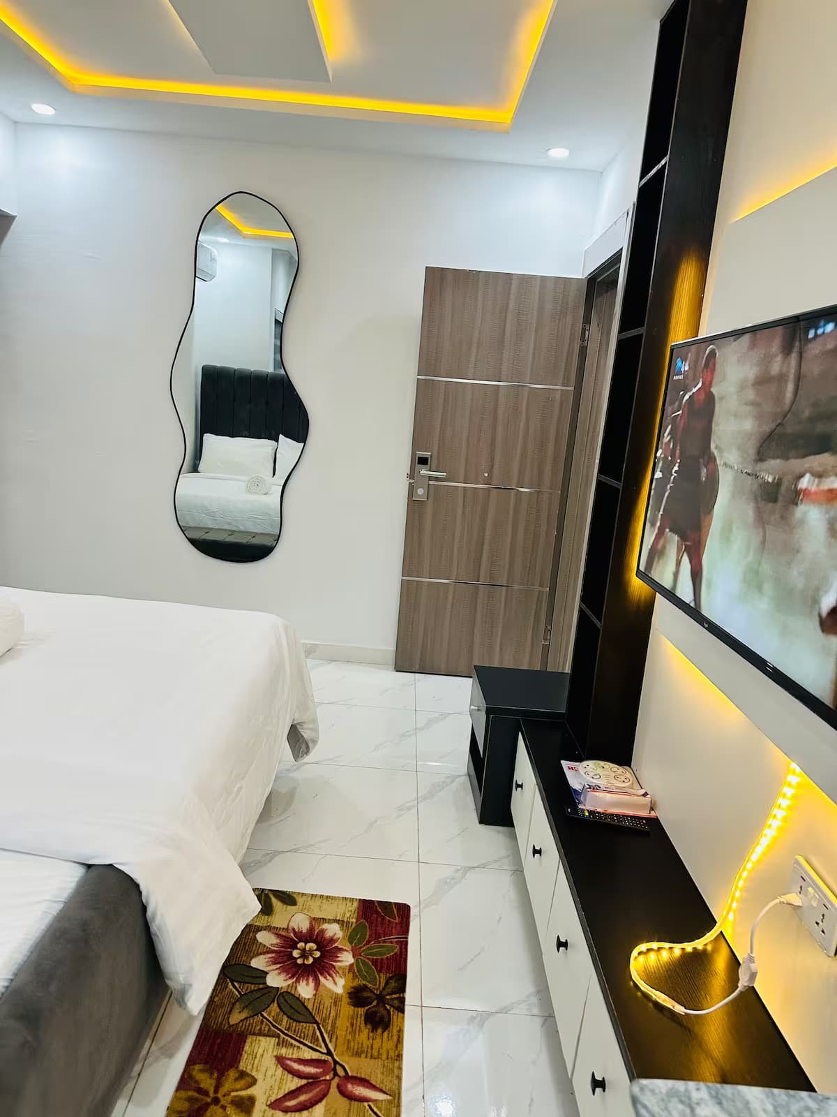 The Lekki Hideaway Sa7 - Stylish Studio Retreat in Lekki Phase 1 - Unit 16 - Image 5