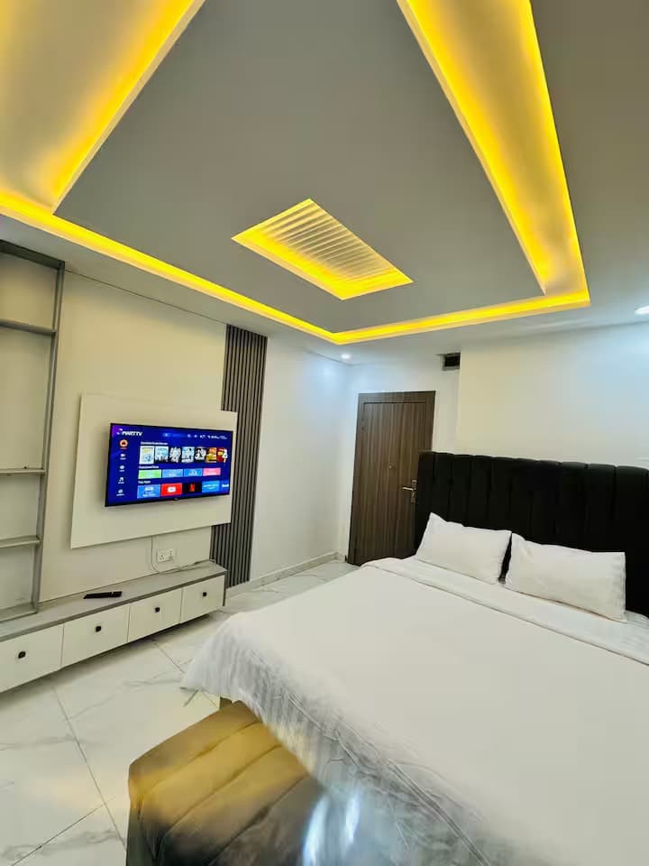 The Lekki Hideaway Sa6 - Stylish Studio Retreat in Lekki Phase 1 - Unit 17