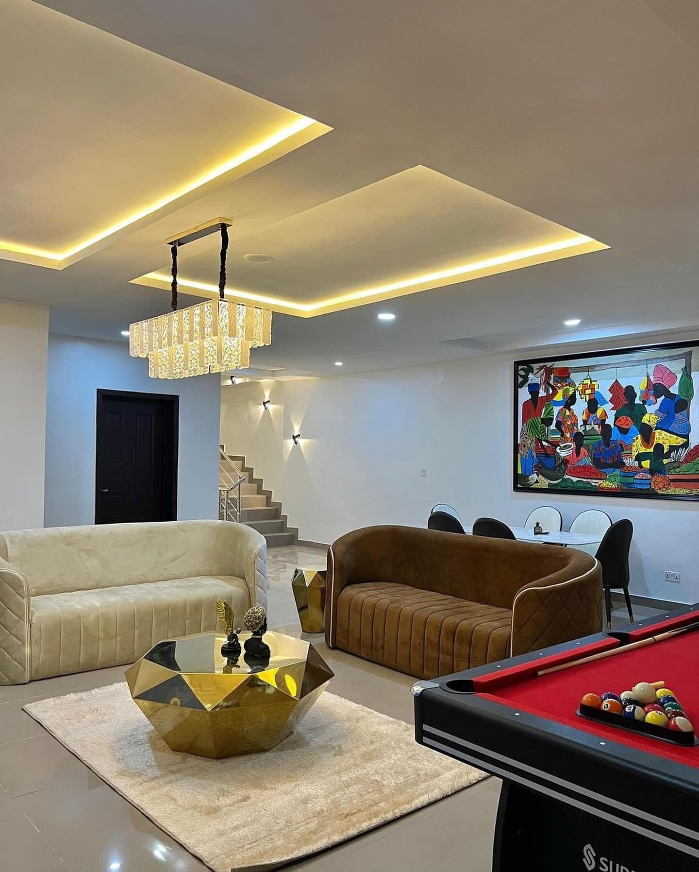 Cozzy 4 Bedroom Apartment