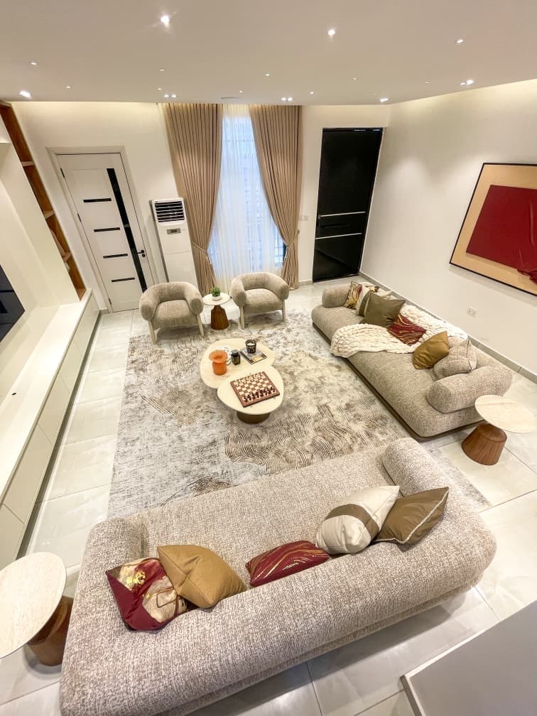 Vakaton Green Oak 4-Bedroom Apartment