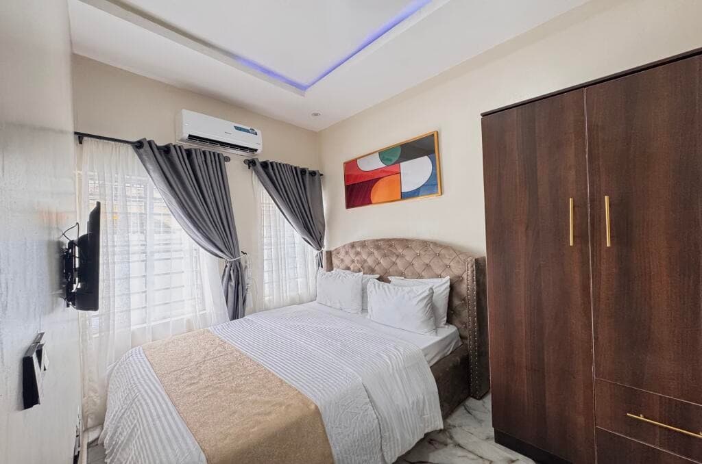 Sydney 1 Bedroom Apartment - Image 2