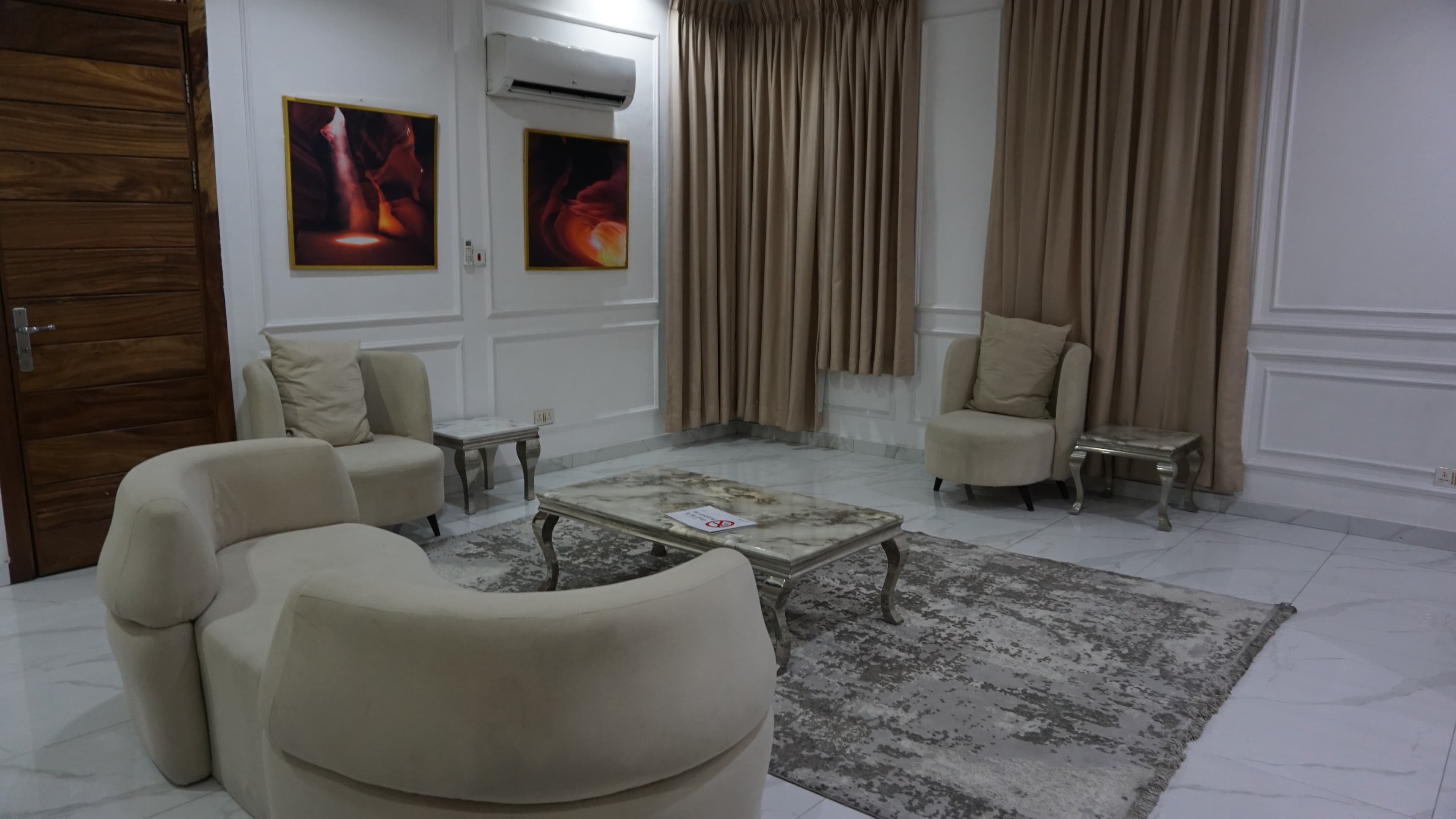 Paris Villa 6-Bedroom Apartment - Image 4