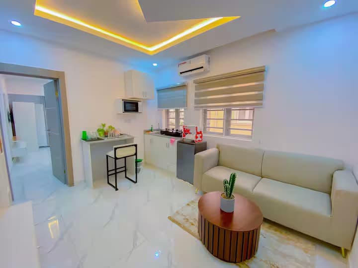The Lekki Royale B4 - Luxury 1-Bedroom Escape - Image 3