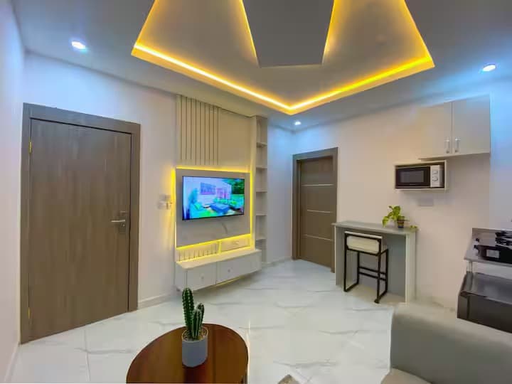 The Lekki Royale B4 - Luxury 1-Bedroom Escape