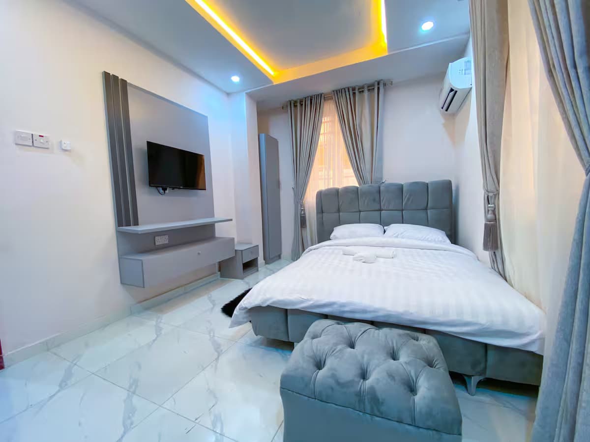The Ivory Haven B3 - Chic 1-Bedroom Retreat - Image 5