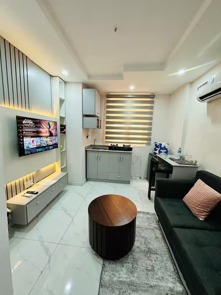The Ivory Haven B3 - Chic 1-Bedroom Retreat - Image 2