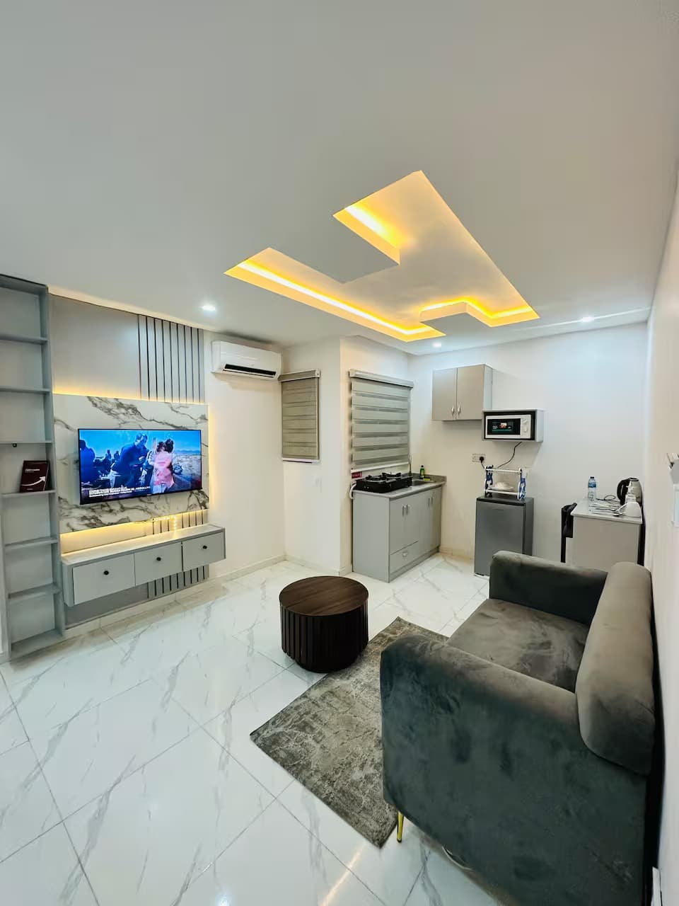 The Pearl Residence B2 - Elegant 1-Bedroom Hideaway - Image 2
