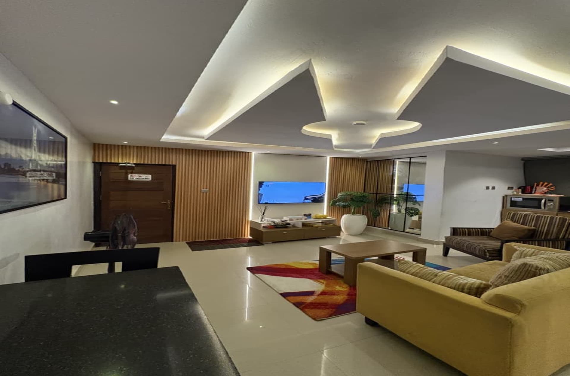 Scarve One U1 Bedroom Apartment - Unit 2 - Image 4
