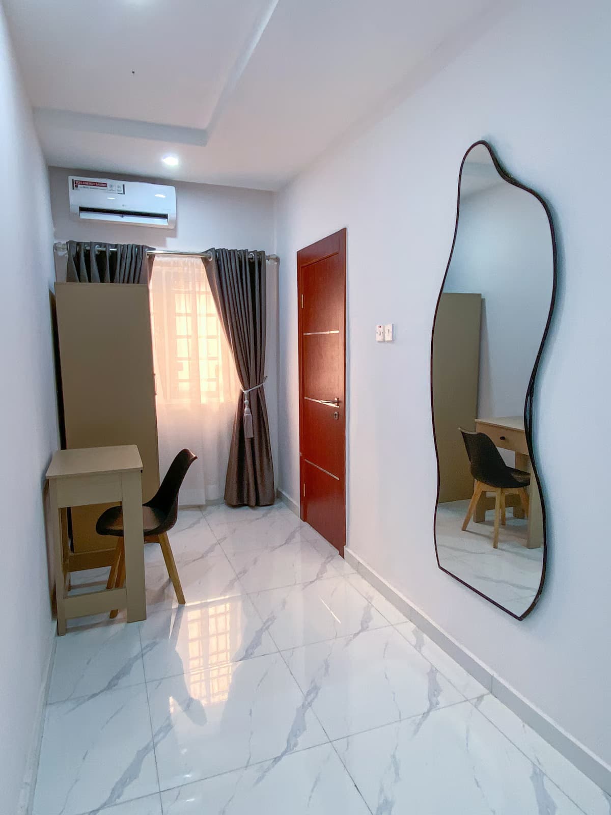 The Opal Suite B1 - Luxe 1-Bedroom Getaway - Image 3