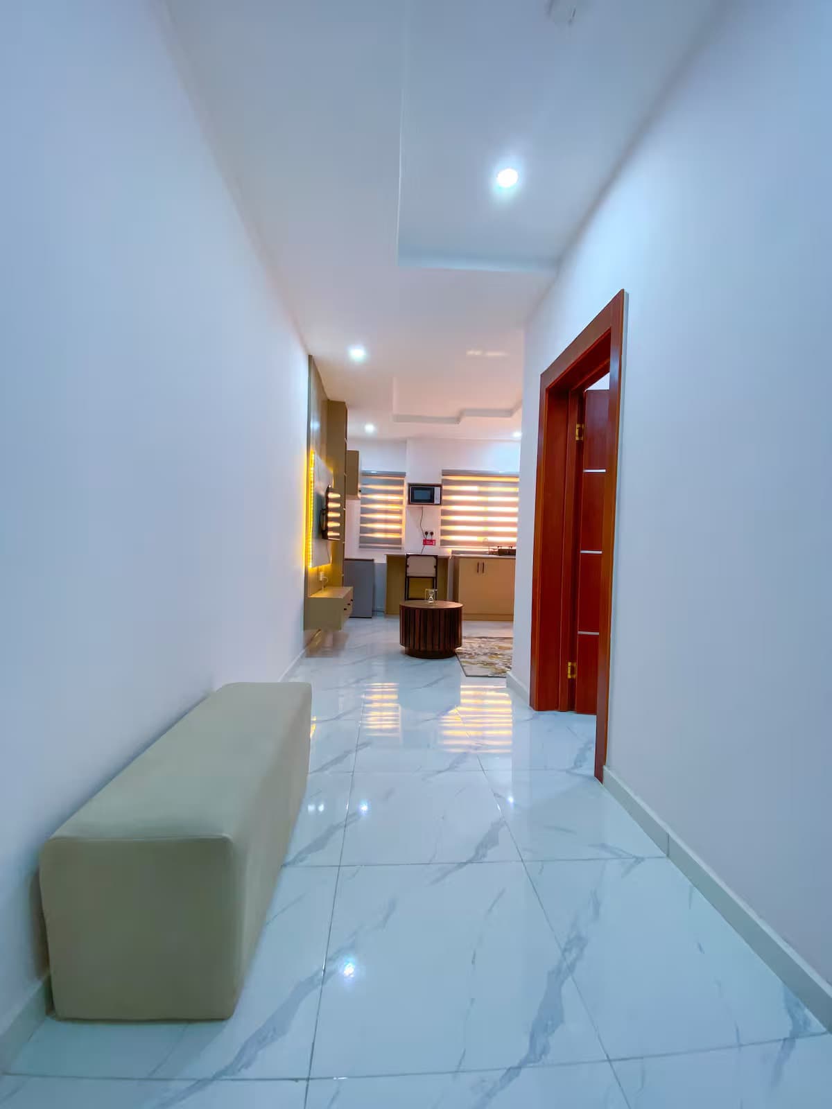 The Opal Suite B1 - Luxe 1-Bedroom Getaway - Image 4