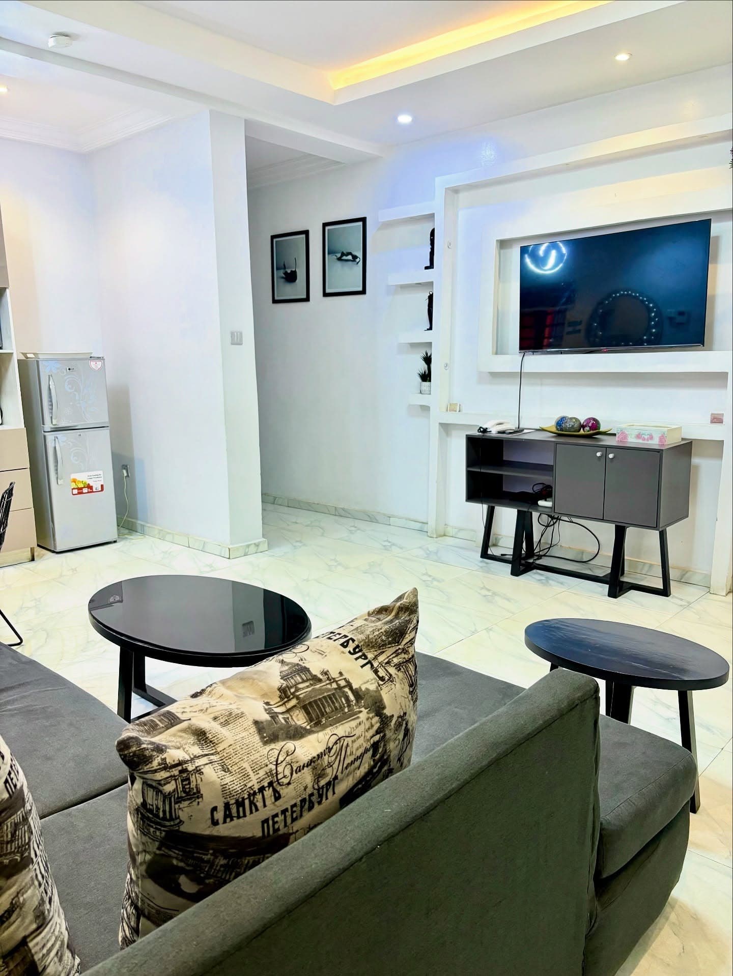 Scarve Studio 1-Bedroom Apartment - Unit 1 - Image 2
