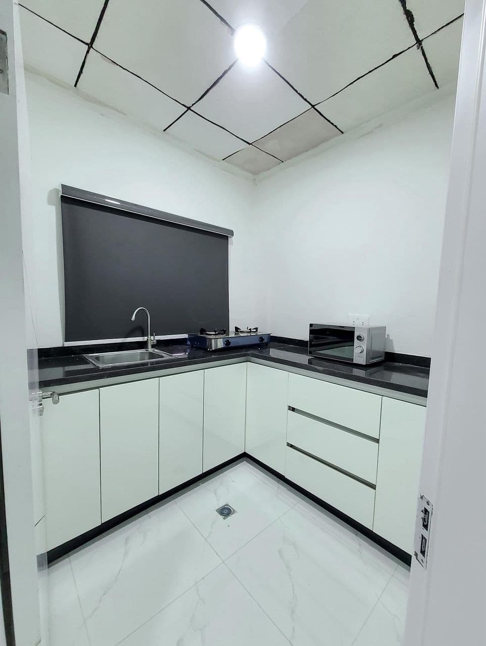 The Crescent Pearl - Refined 1-Bedroom Retreat - Image 5