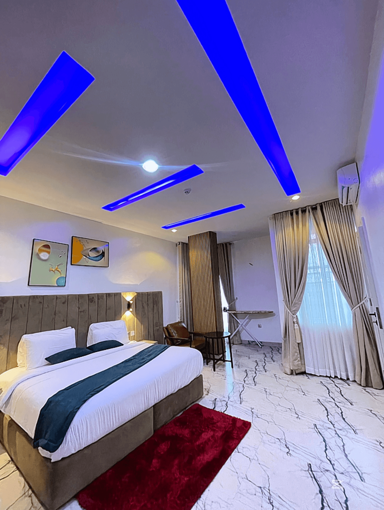 Crystal Executive 1 Bedroom Apartment - Image 3