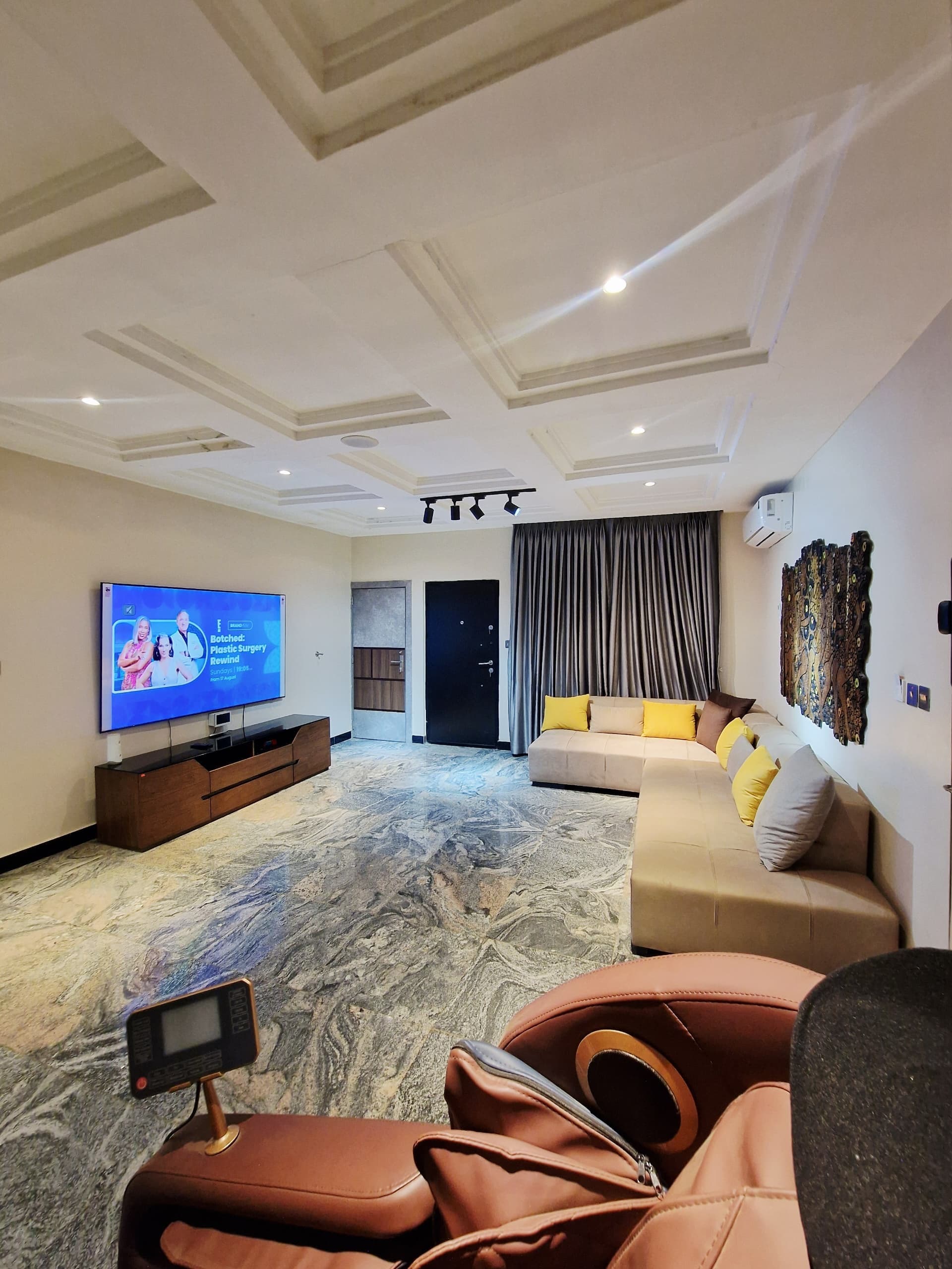 Hoolio X - Luxe 2-Bedroom Retreat