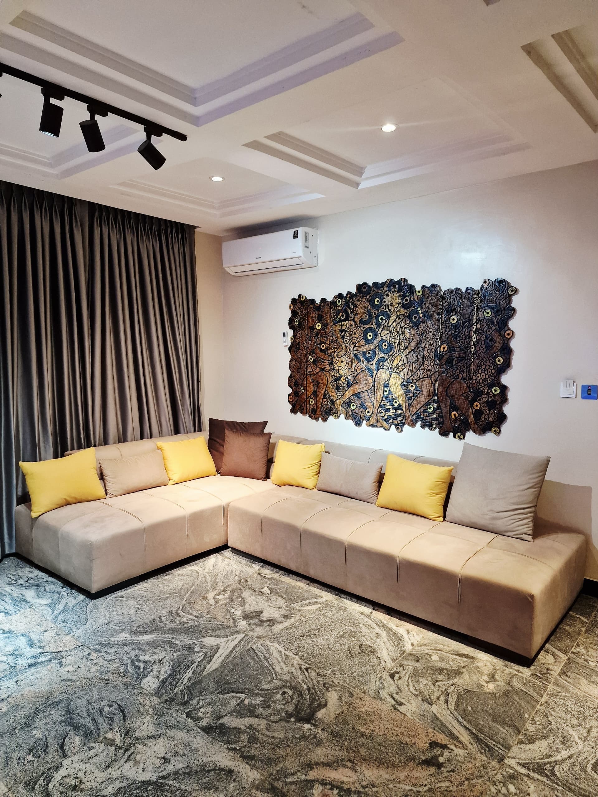 Hoolio X - Luxe 2-Bedroom Retreat - Image 3