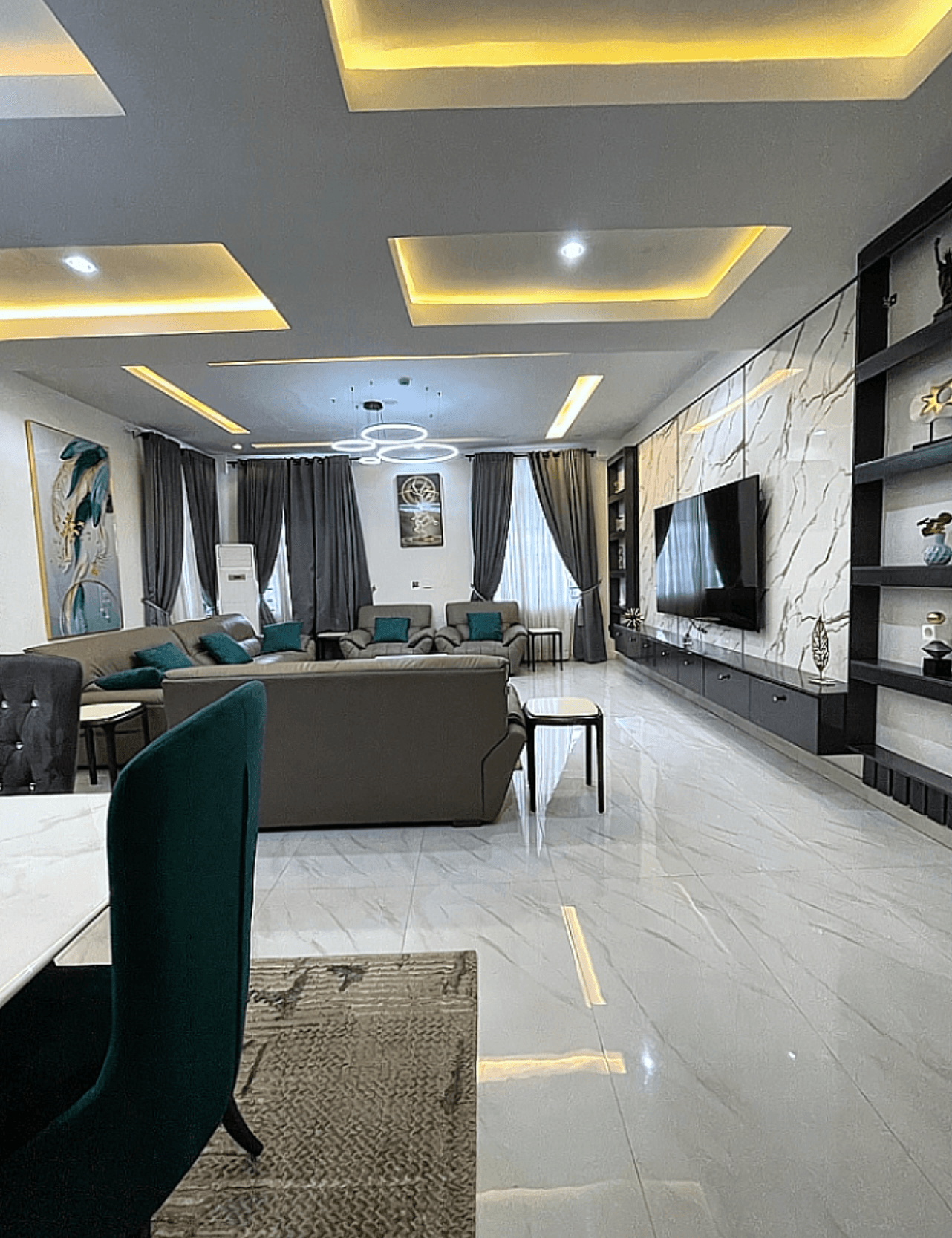 Penthouse 2 Bedroom Apartment - Image 4