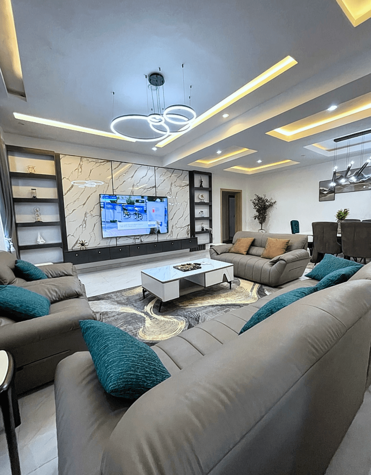 Penthouse 2 Bedroom Apartment - Image 2