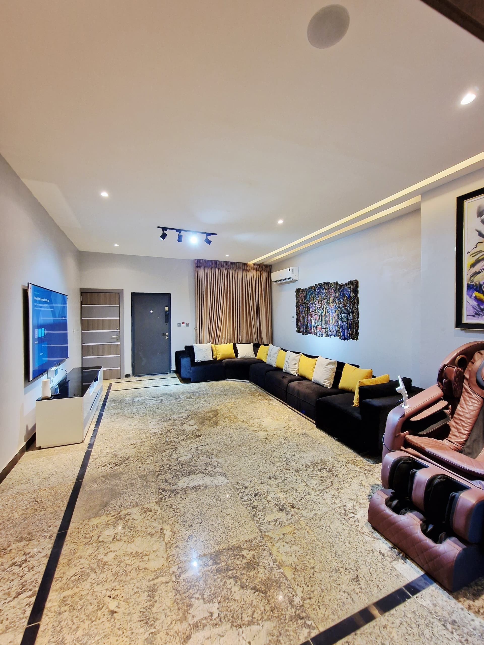 The Hoolio Pearl - Elegant 2-Bedroom Hideaway - Image 2