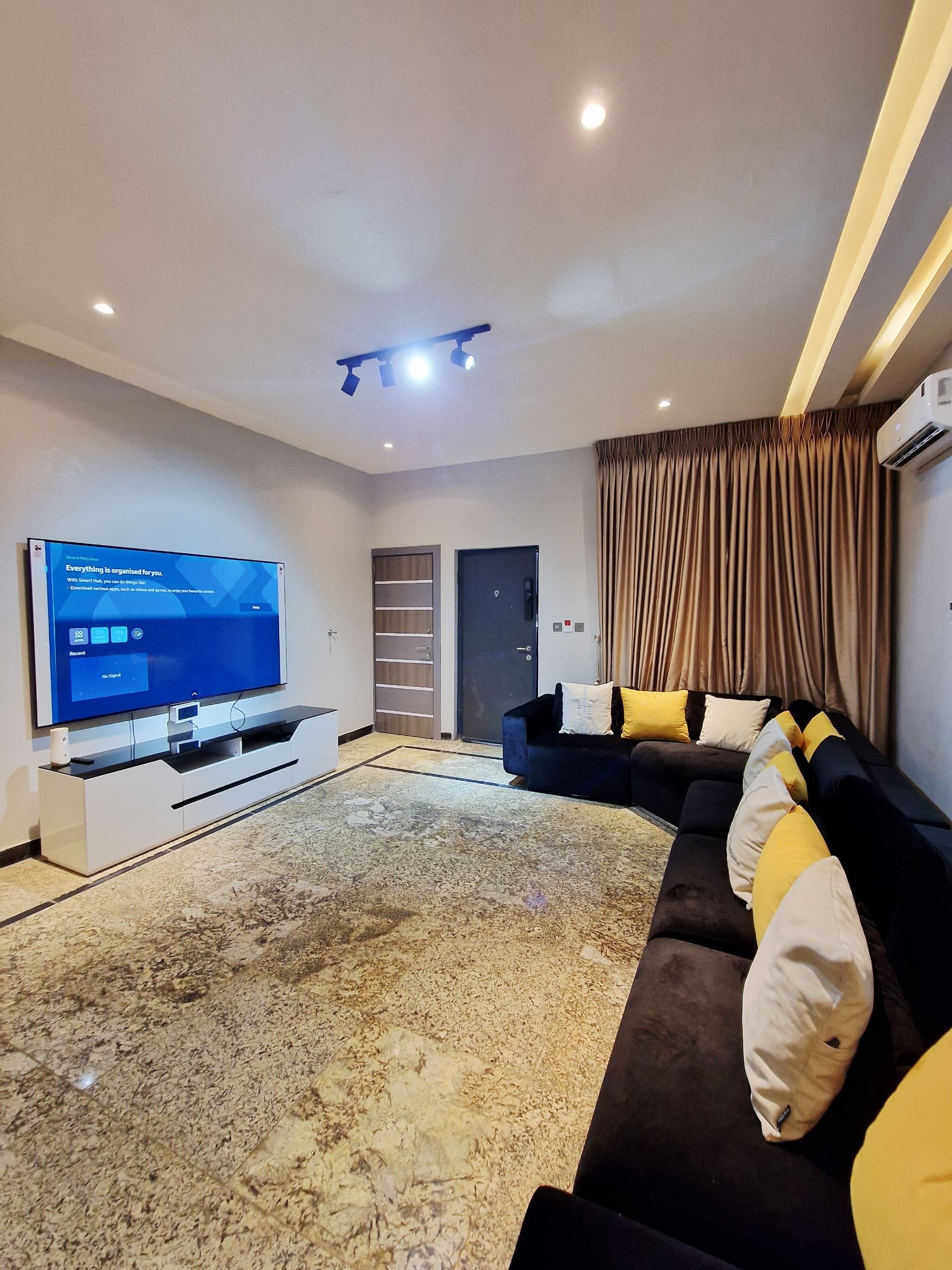 The Hoolio Pearl - Elegant 2-Bedroom Hideaway