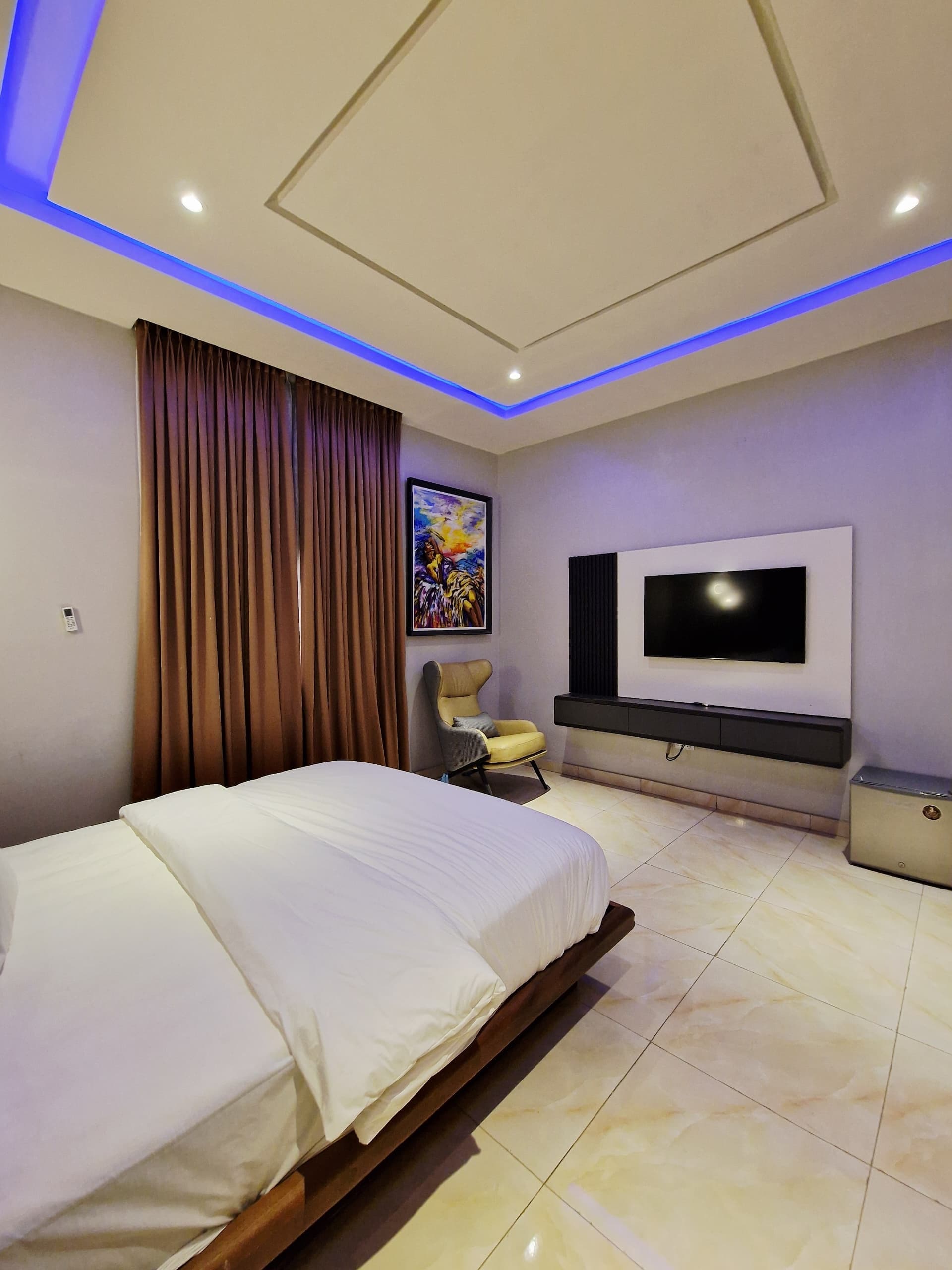 The Hoolio Pearl - Elegant 2-Bedroom Hideaway - Image 5