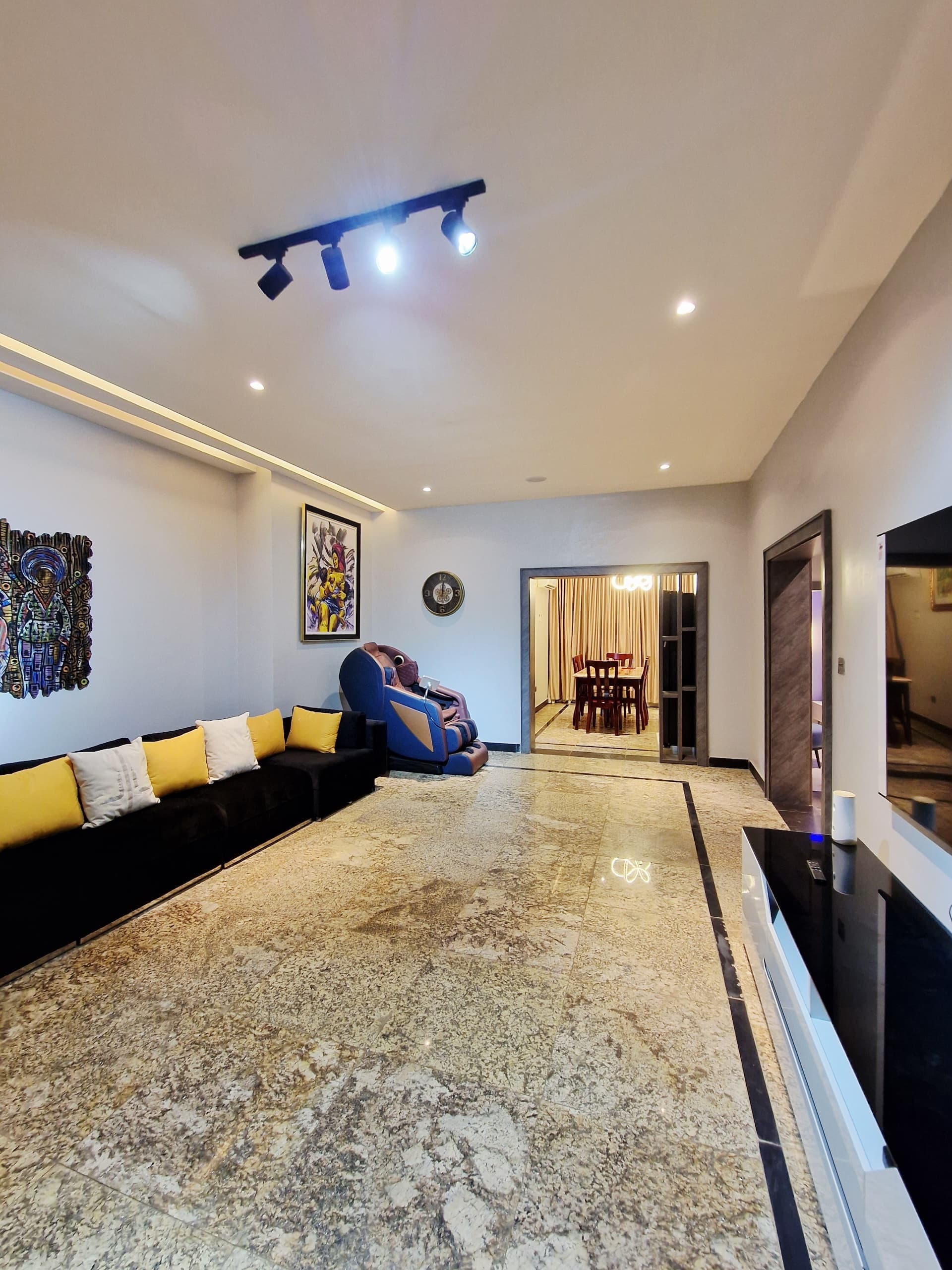The Hoolio Pearl - Elegant 2-Bedroom Hideaway - Image 3