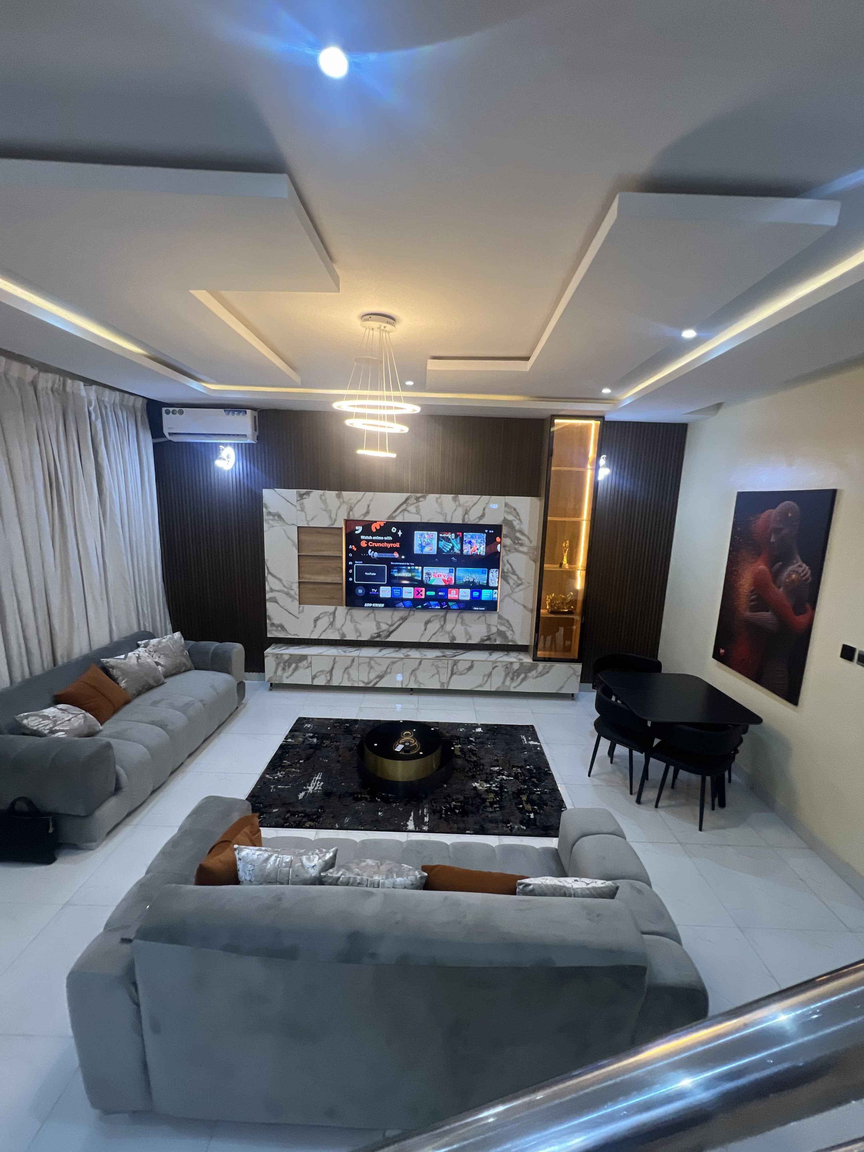 Luxury 4-Bedroom Short-Let Apartment - Image 4