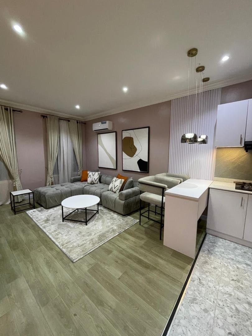 Mavis Pearl - Elegant 1-Bedroom Smart Retreat - Image 3