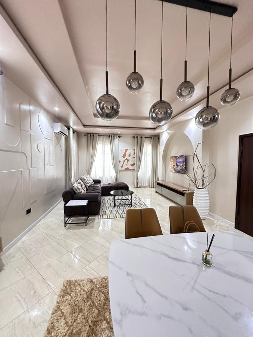 Raya Luxe - Chic 1-Bedroom Serenity - Image 2