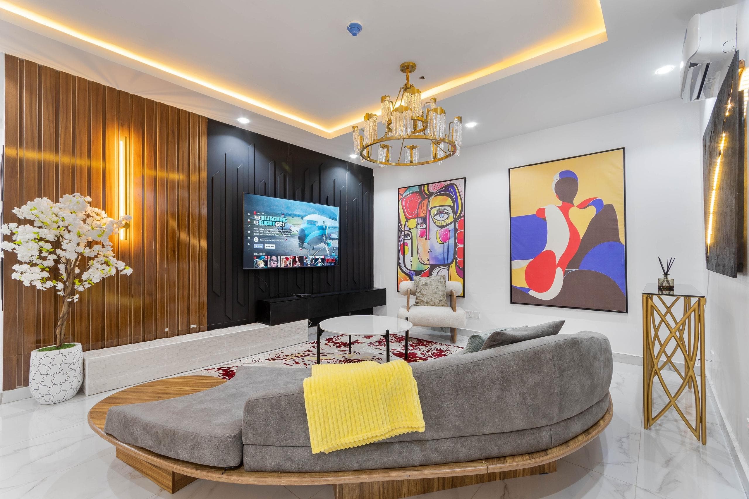 Premium 2-Bedroom Apartment Featuring Ps5 Gaming, Pool & Fitness Centre