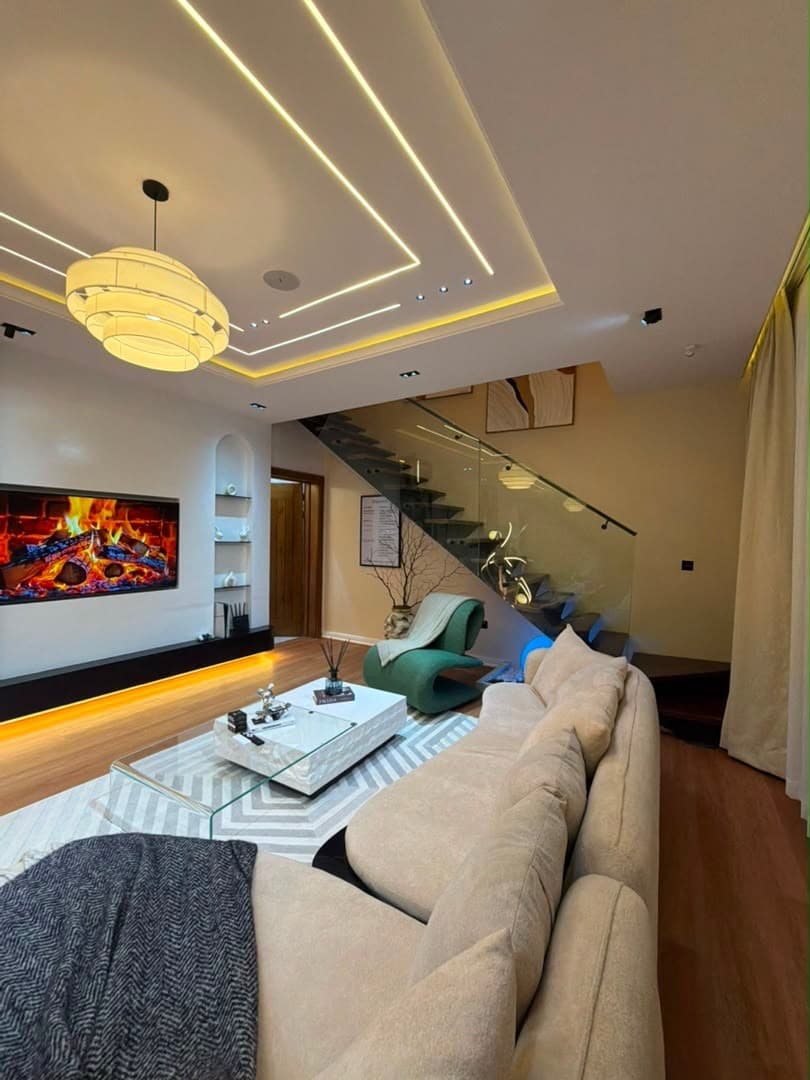 2-Bedroom Maisonette with Private Cinema Suite - Image 3